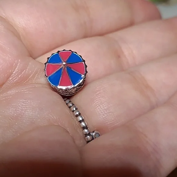 Carousel Charm ❤️ - Picture 6 of 6